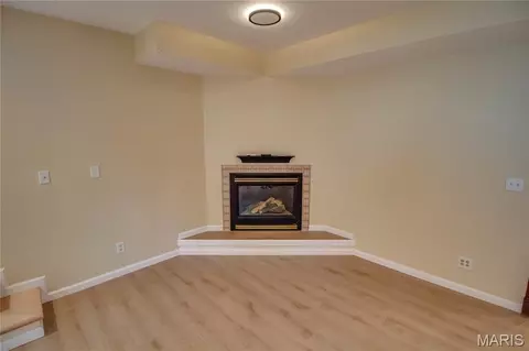 Living - 409 E Teak St, Thayer, IL 62689 photo 11 of 11