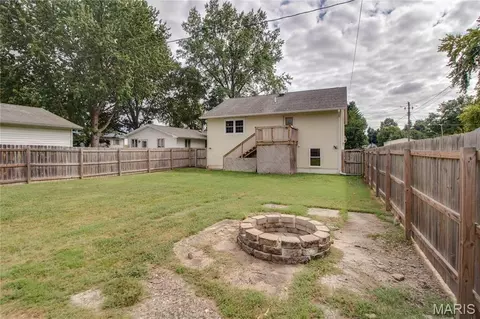 Exterior - 409 E Teak St, Thayer, IL 62689 photo 10 of 12