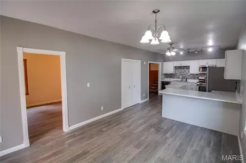 Living - 409 E Teak St, Thayer, IL 62689 photo 1 of 11