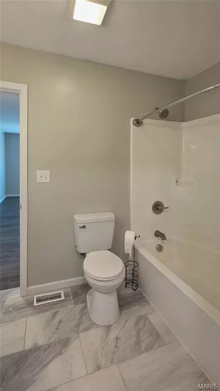 Bath - 34 S Olive St, Sullivan, MO 63080 photo 3 of 3