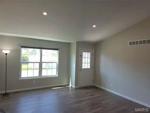 Living - 34 S Olive St, Sullivan, MO 63080 photo 1 of 2