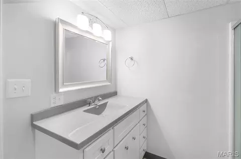 Bath - 1107 S Shawnee Blvd, Jackson, MO 63755 photo 3 of 4