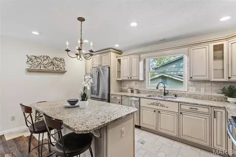 Kitchen - 566 Windsor Mill Dr, Ballwin, MO 63011 photo 6 of 7