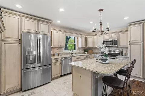 Kitchen - 566 Windsor Mill Dr, Ballwin, MO 63011 photo 2 of 7