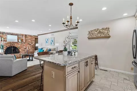 Kitchen - 566 Windsor Mill Dr, Ballwin, MO 63011 photo 5 of 7