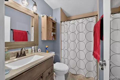 Bath - 2045 Rosedale Ct, Arnold, MO 63010 photo 1 of 3