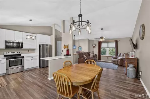 Dining - 2045 Rosedale Ct, Arnold, MO 63010 photo 2 of 2