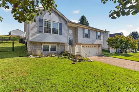 Exterior - 2045 Rosedale Ct, Arnold, MO 63010 photo 3 of 6