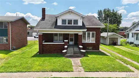 308 W Clay St, Collinsville, IL 62234