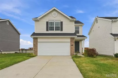 104 Baycrest Ct, Saint Charles, MO 63301