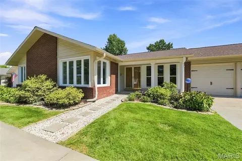 738 Henry Ave, Ballwin, MO 63011 photo 2