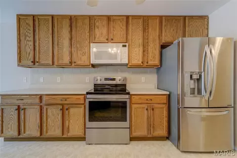 Kitchen - 2107 Mcgregor Cir, O'fallon, MO 63368 photo 3 of 6