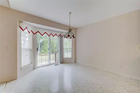 Dining - 2107 Mcgregor Cir, O'fallon, MO 63368 photo 1 of 2