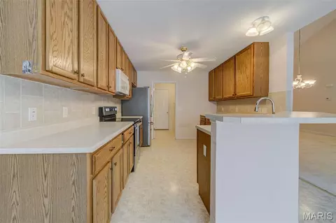 Kitchen - 2107 Mcgregor Cir, O'fallon, MO 63368 photo 2 of 6