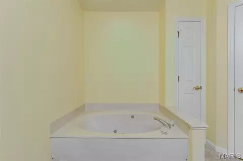 Bath - 2107 Mcgregor Cir, O'fallon, MO 63368 photo 4 of 5