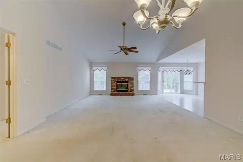 Living - 2107 Mcgregor Cir, O'fallon, MO 63368 photo 2 of 6