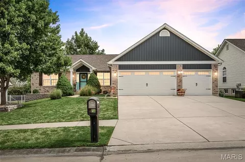 156 Old Williamsburg Pkwy, Wentzville, MO 63385