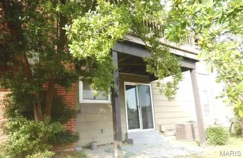6671 Flowerfield Ln #B, Florissant, MO 63033