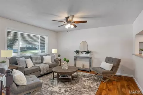 Living - 716 Wild Walnut Ln, Ballwin, MO 63021 photo 1 of 5