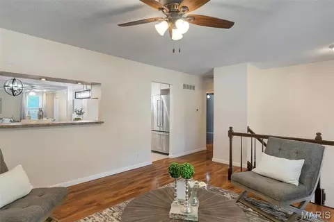 Living - 716 Wild Walnut Ln, Ballwin, MO 63021 photo 2 of 5