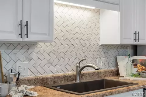 Kitchen - 716 Wild Walnut Ln, Ballwin, MO 63021 photo 2 of 2