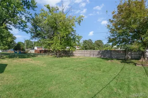 Exterior - 716 Wild Walnut Ln, Ballwin, MO 63021 photo 4 of 4