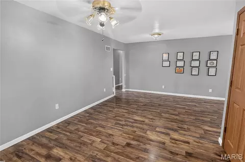 Living - 157 W Mill St, Ruma, IL 62278 photo 2 of 2