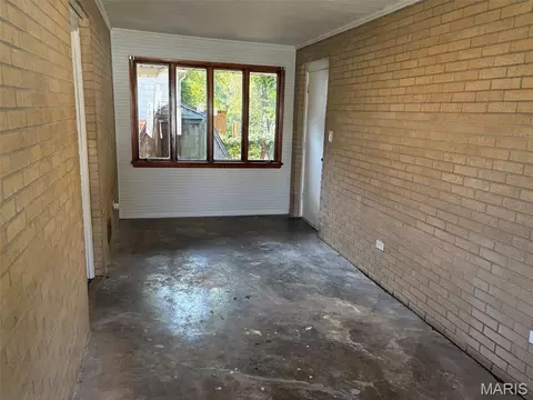 Exterior - 2120 Washington Ave, Alton, IL 62002 photo 6 of 6