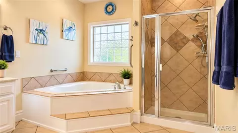 Bath - 106 Bruce Dr, Saint Robert, MO 65584 photo 3 of 6