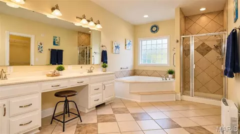 Bath - 106 Bruce Dr, Saint Robert, MO 65584 photo 1 of 6