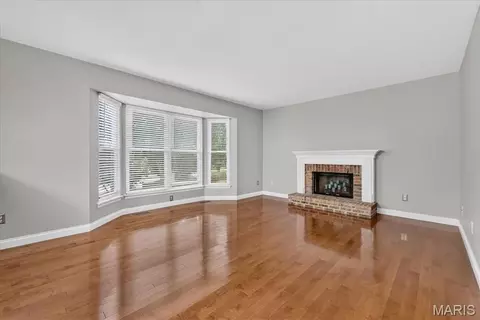 Living - 234 Westridge Parc Ln, Ellisville, MO 63021 photo 3 of 3