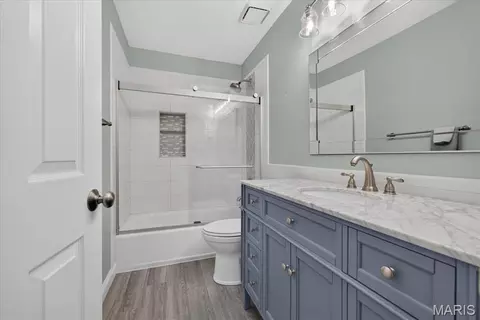 Bath - 234 Westridge Parc Ln, Ellisville, MO 63021 photo 3 of 3
