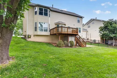 Exterior - 234 Westridge Parc Ln, Ellisville, MO 63021 photo 6 of 10