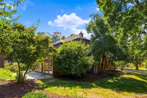 Exterior - 7747 Mohawk Pl, Clayton, MO 63105 photo 12 of 17