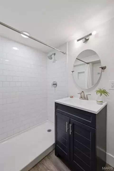 Bath - 7747 Mohawk Pl, Clayton, MO 63105 photo 5 of 5