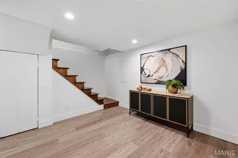 Entry Way - 7747 Mohawk Pl, Clayton, MO 63105 photo 8 of 9