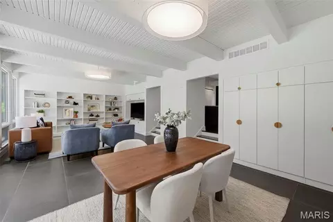 Dining - 7747 Mohawk Pl, Clayton, MO 63105 photo 4 of 5