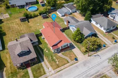 View/Area - 1207 Maple, Benton, IL 62812 photo 1 of 5