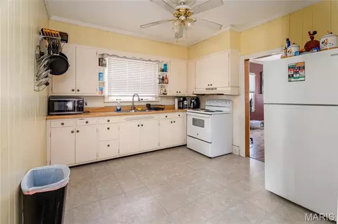 Kitchen - 1207 Maple, Benton, IL 62812 photo 1 of 2