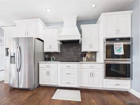 Kitchen - 220 Coyote Rdg, Jackson, MO 63755 photo 6 of 7