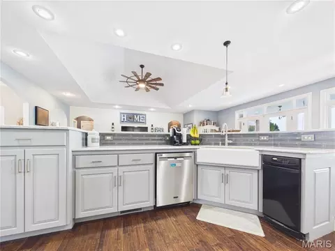 Kitchen - 220 Coyote Rdg, Jackson, MO 63755 photo 7 of 7