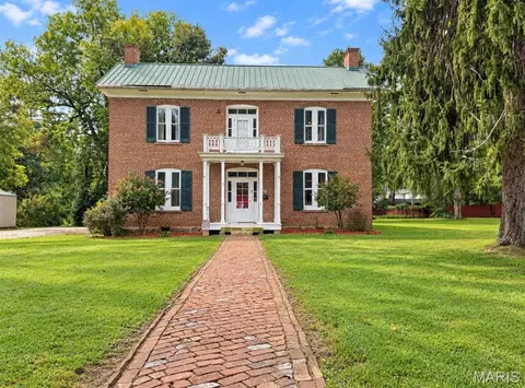 324 W Columbia St, Farmington, MO 63640