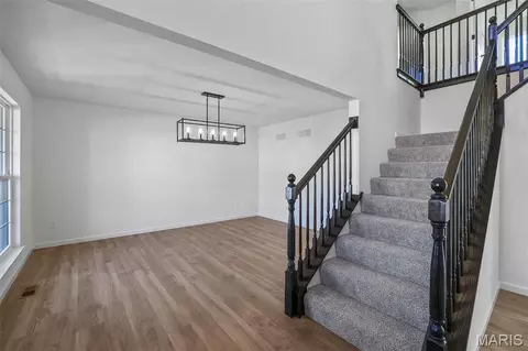 Entry Way - 2322 Castle Hill Dr, Rolla, MO 65401 photo 1 of 4