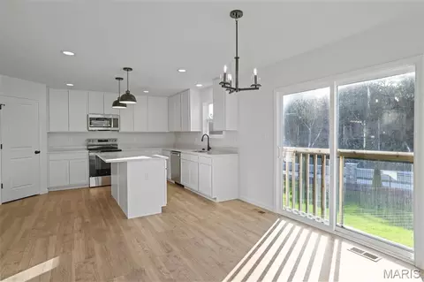 Kitchen - 2322 Castle Hill Dr, Rolla, MO 65401 photo 1 of 5