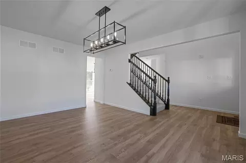 Entry Way - 2322 Castle Hill Dr, Rolla, MO 65401 photo 2 of 4
