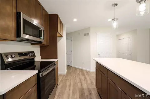 Kitchen - 2335 Castle Hill Dr, Rolla, MO 65401 photo 4 of 5
