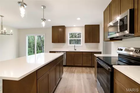 Kitchen - 2335 Castle Hill Dr, Rolla, MO 65401 photo 1 of 5