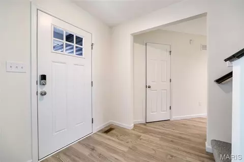Entry Way - 2335 Castle Hill Dr, Rolla, MO 65401 photo 1 of 4