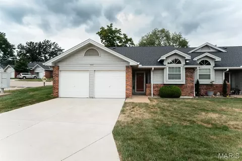 4319 Rockspur Ct, Saint Louis, MO 63128
