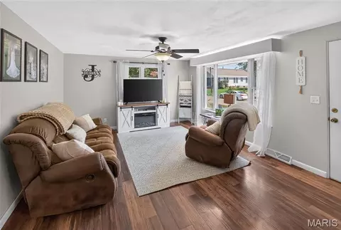 Living - 315 Morgan St, Jackson, MO 63755 photo 1 of 2
